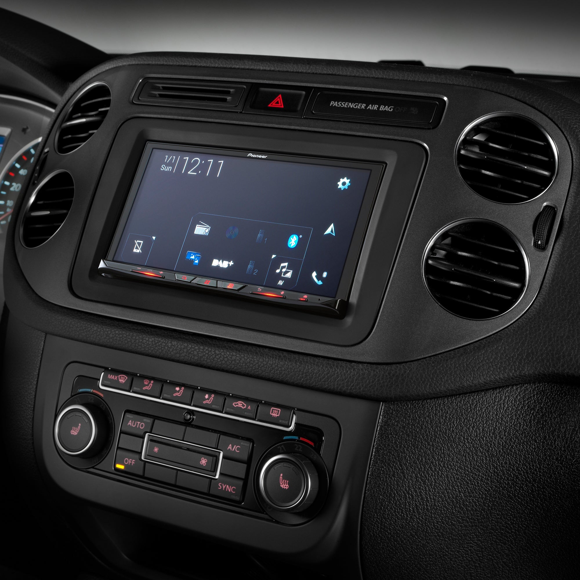 Pioneer AVIC-Z330DAB 7” Screen with Wi-Fi, Apple CarPlay, Android Auto, Waze